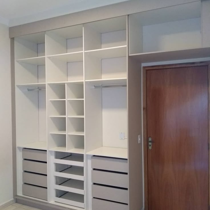 Interior de armario personalizado realizado por SC Interior